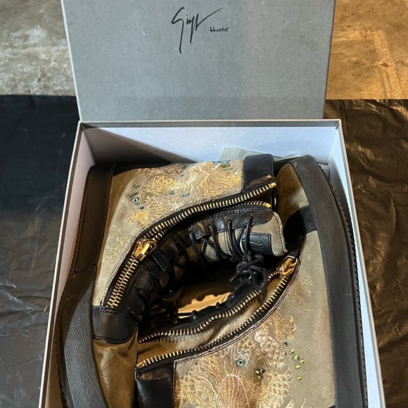 Giuseppe Zanotti Black and Tan Embroidered Boots